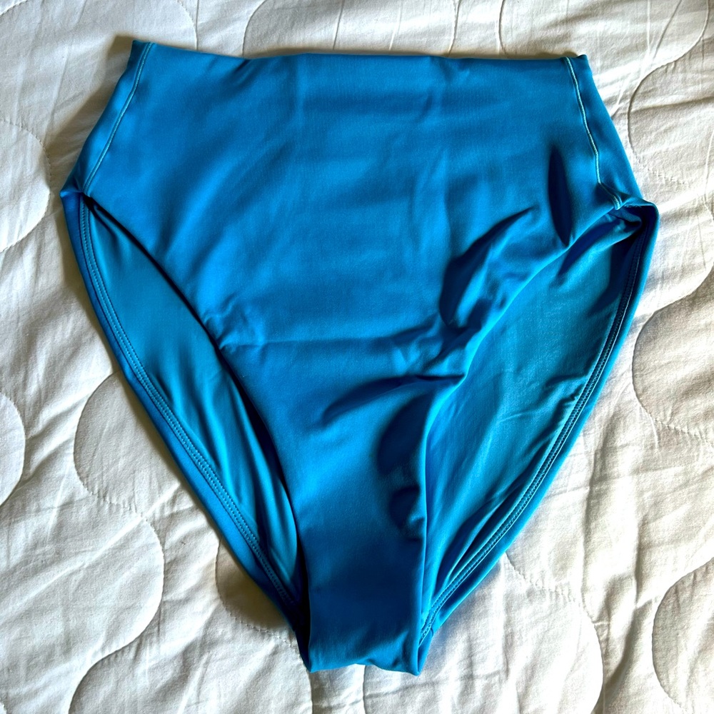Left On Friday Hi Hi Bottom size M in Point Break (light blue)